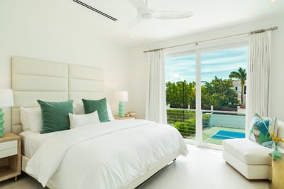 Luxury Villa Photo #25