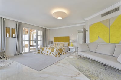 Luxury Villa Photo #27