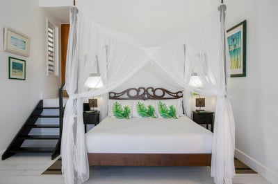 Luxury Villa Photo #23