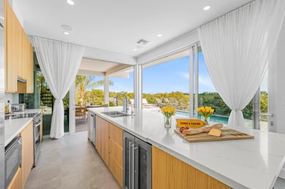 Luxury Villa Photo #11