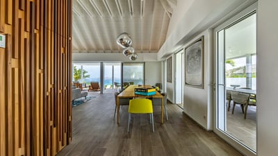 Luxury Villa Photo #30