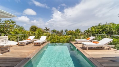 Luxury Villa Photo #3