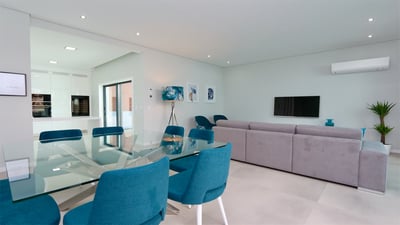 Luxury Villa Photo #15