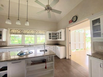 Luxury Villa Photo #7