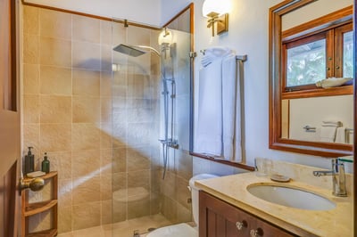 Luxury Villa Photo #32