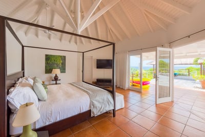 Luxury Villa Photo #28