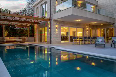 Luxury Villa Photo #23