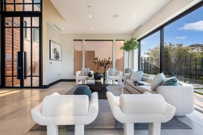 Luxury Villa Photo #18