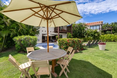 Luxury Villa Photo #6