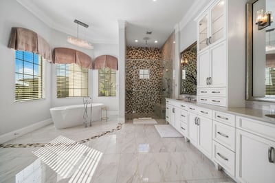 Luxury Villa Photo #37