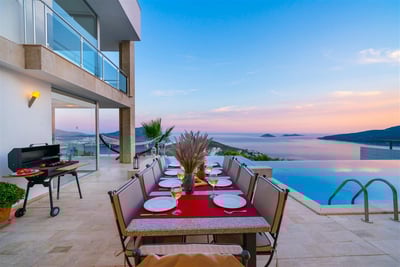 Luxury Villa Photo #11