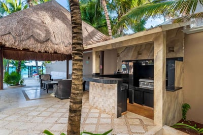 Luxury Villa Photo #20