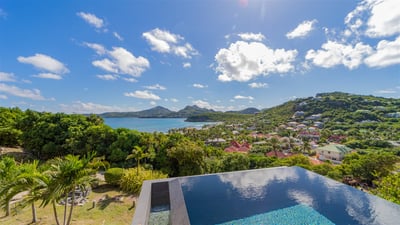 Luxury Villa Photo #10