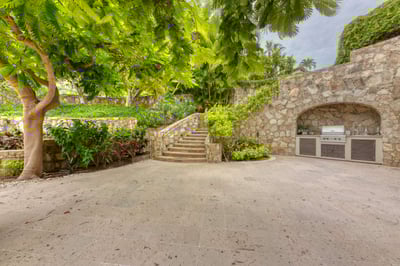 Luxury Villa Photo #13