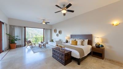 Luxury Villa Photo #40
