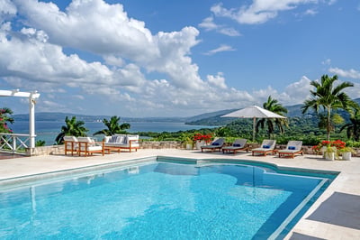 Luxury Villa Photo #2