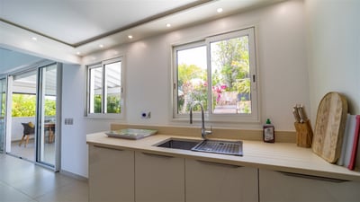 Luxury Villa Photo #36