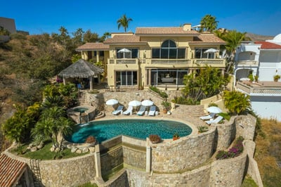 Cerro Colorado,Villa Nirvana