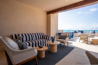 Luxury Villa Photo #11