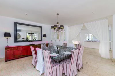 Luxury Villa Photo #22