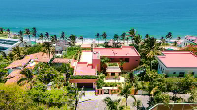 Luxury Villa Photo #3