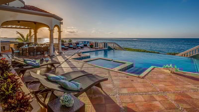Luxury Villa Photo #2