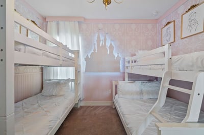Luxury Villa Photo #34