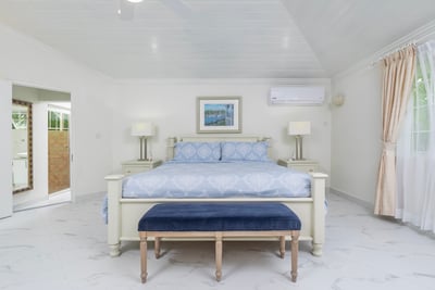 Luxury Villa Photo #36