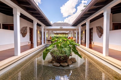 Luxury Villa Photo #14
