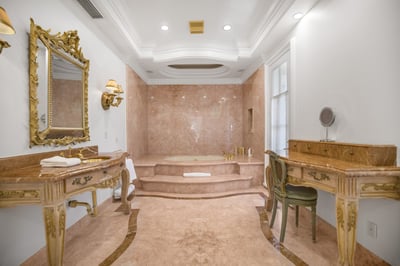 Luxury Villa Photo #40