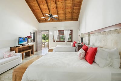 Luxury Villa Photo #28