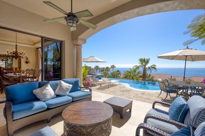 Luxury Villa Photo #6
