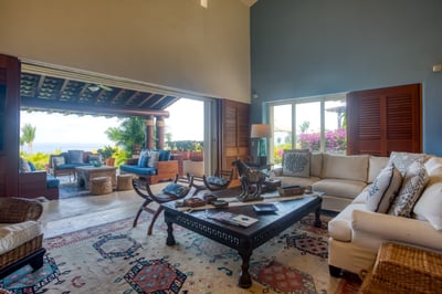 Luxury Villa Photo #19