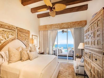 Luxury Villa Photo #25