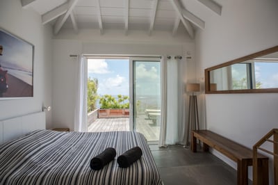 Luxury Villa Photo #17