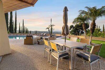 Luxury Villa Photo #4