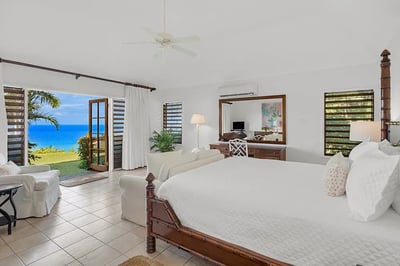 Luxury Villa Photo #15