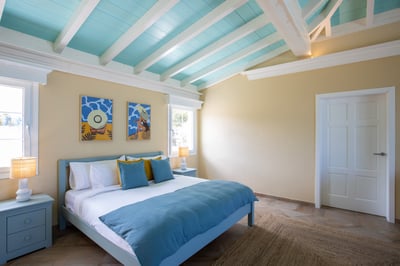 Luxury Villa Photo #37
