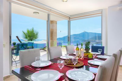 Luxury Villa Photo #23