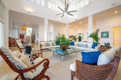 Luxury Villa Photo #17
