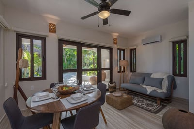 Luxury Villa Photo #9