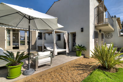 Luxury Villa Photo #13