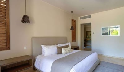 Luxury Villa Photo #11