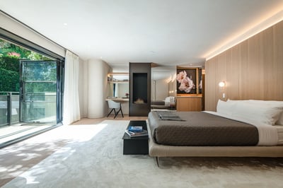Luxury Villa Photo #35