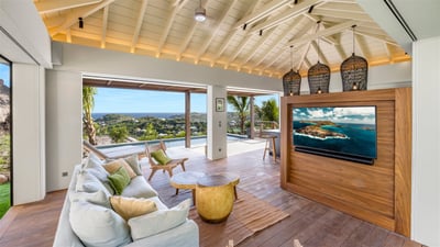 Luxury Villa Photo #13