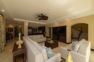 Luxury Villa Photo #22