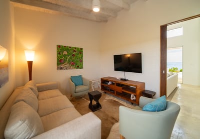 Luxury Villa Photo #6