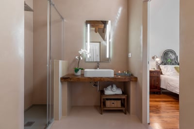 Luxury Villa Photo #42