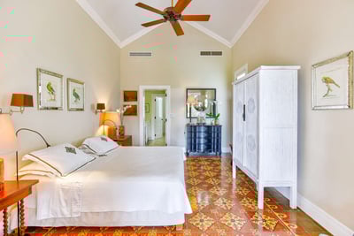 Luxury Villa Photo #17