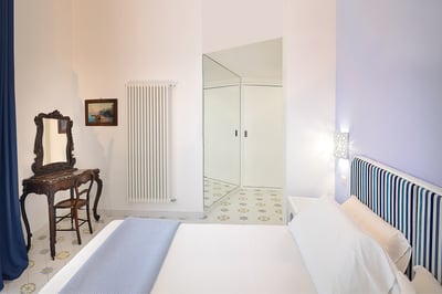 Luxury Villa Photo #17